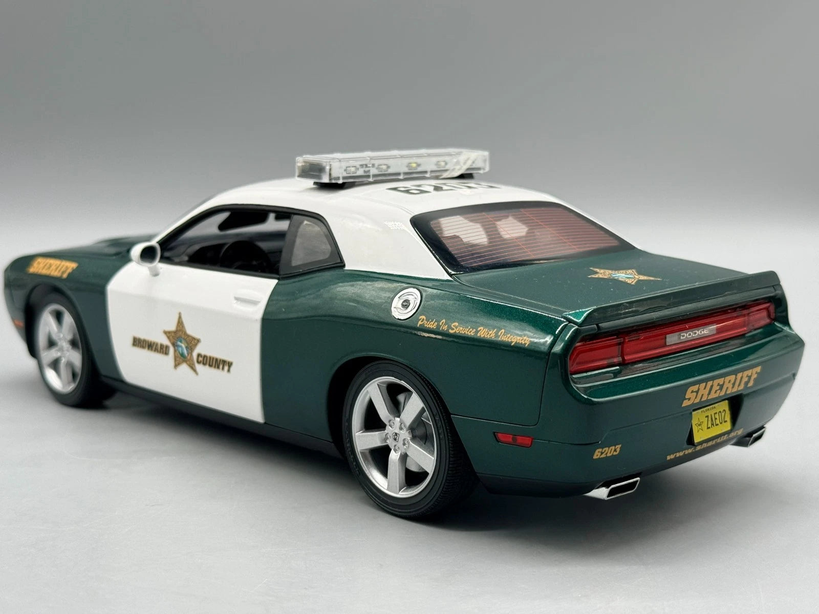Modellautos 1:18 ACME Dodge Challenger 2009 Broward County limitiert mit OPV