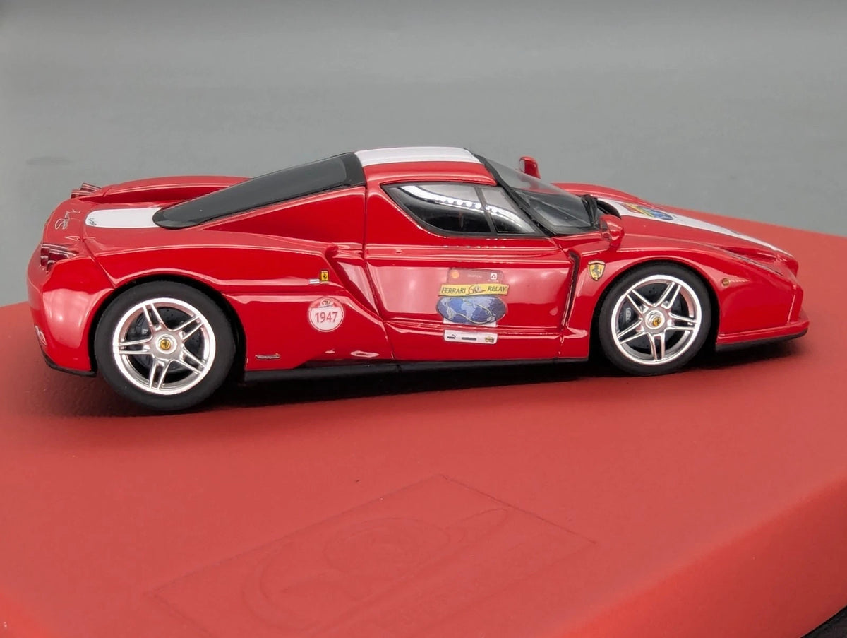 Modellautos 1:43 BBR Ferrari Enzo Paris 2013 Ltd 03/03 mit Vitrine und OVP