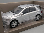 Modellautos 1:18 Minichamps Mercedes-Benz M-Klasse Iridium Silber mit Dealer OVP