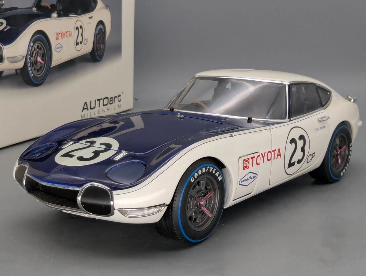 Modellautos 1:18 AUTOart Millenium 86815 Toyota 2000 GT SCCA 1968 #1 mit OVP