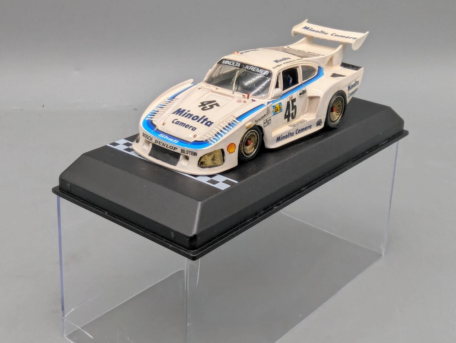 Modellautos 1:43 Starter Kremer Porsche 935 K3 24h Le Mans 1979 #45 Vitrine