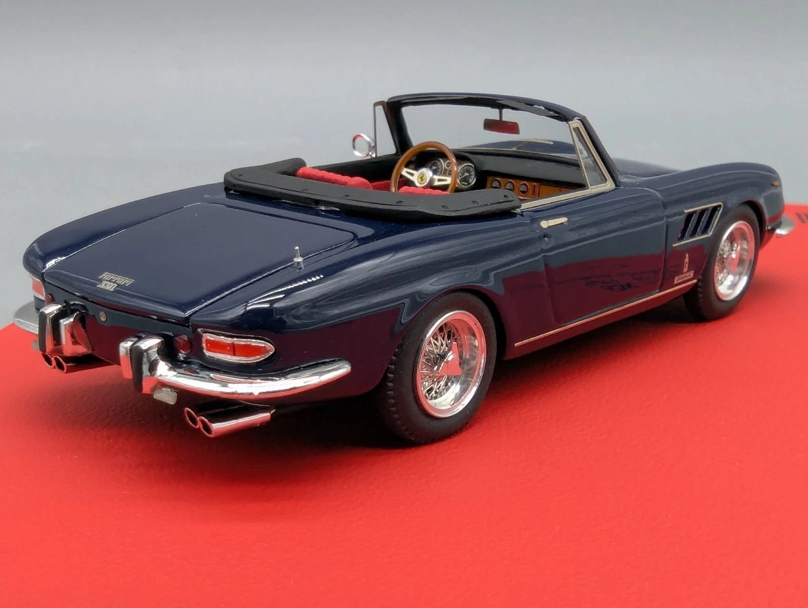 Modellautos 1:43 BBR Ferrari 330 GTS Auction Monaco 2014 Limited 01/05 mit OVP