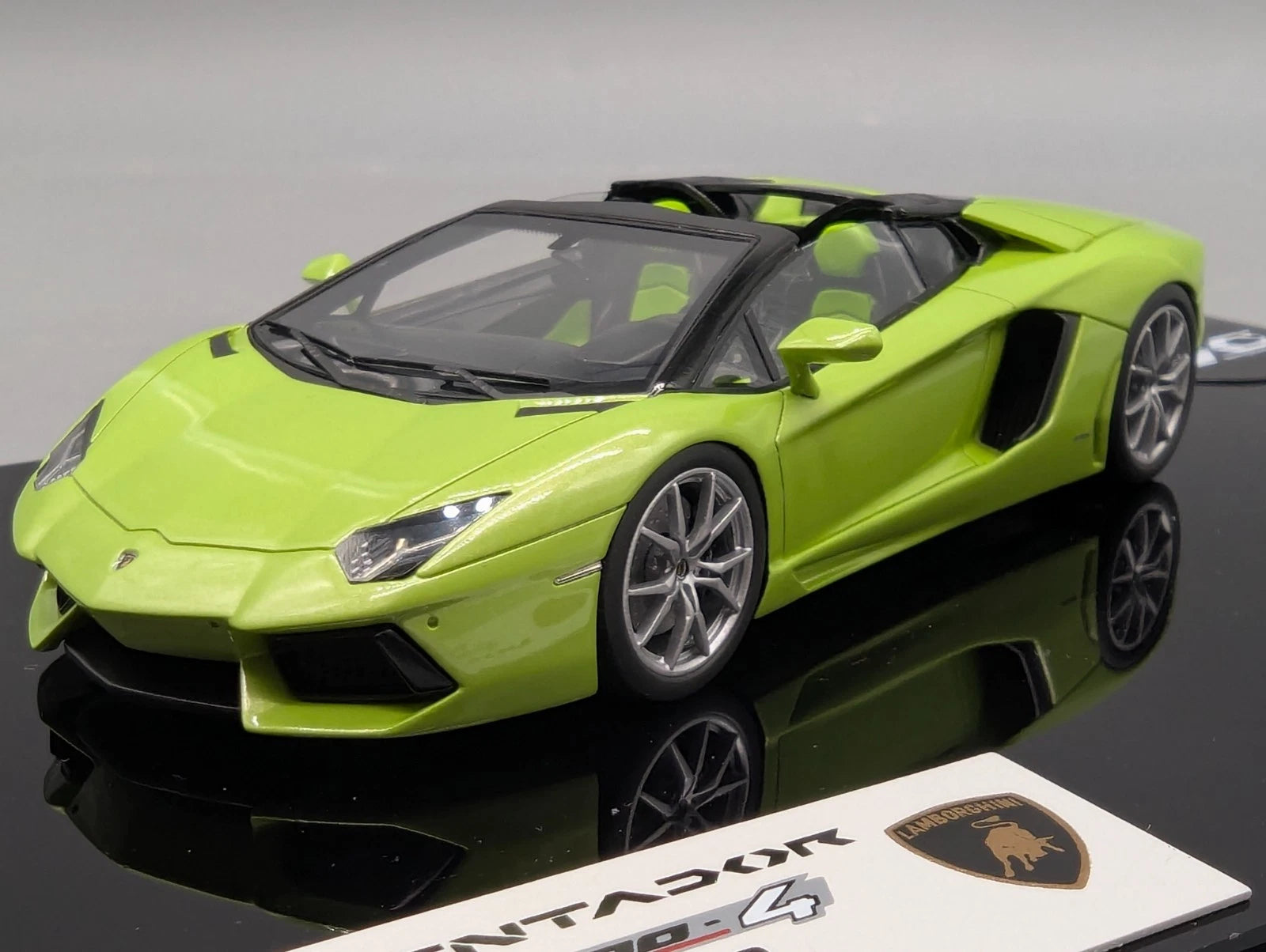 Eidolon Make Up 1:43 Lamborghini Aventador LP700-4 Roadster 2012 Engine Set OVP