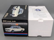 Modellautos 1:18 AUTOart Millenium 70501 BMW 2002 Turbo White mit OVP