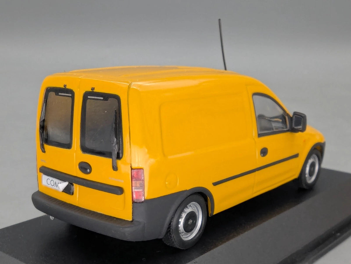 Modellautos 1:43 Minichamps Opel Combo gelb mit Dealer OVP