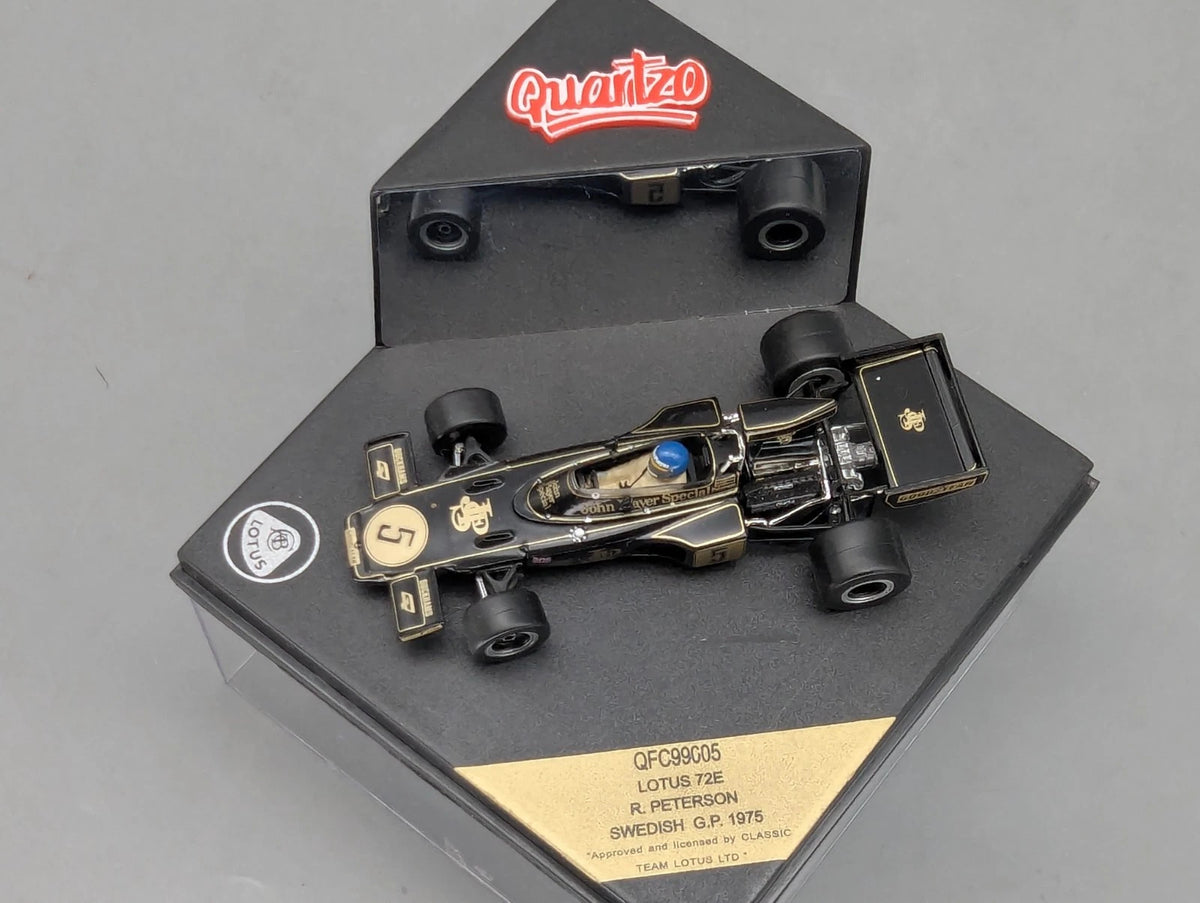 Modellautos 1:43 Quartzo Lotus 72E Schweden GP 1975 #5 R. Peterson mit Vitrine