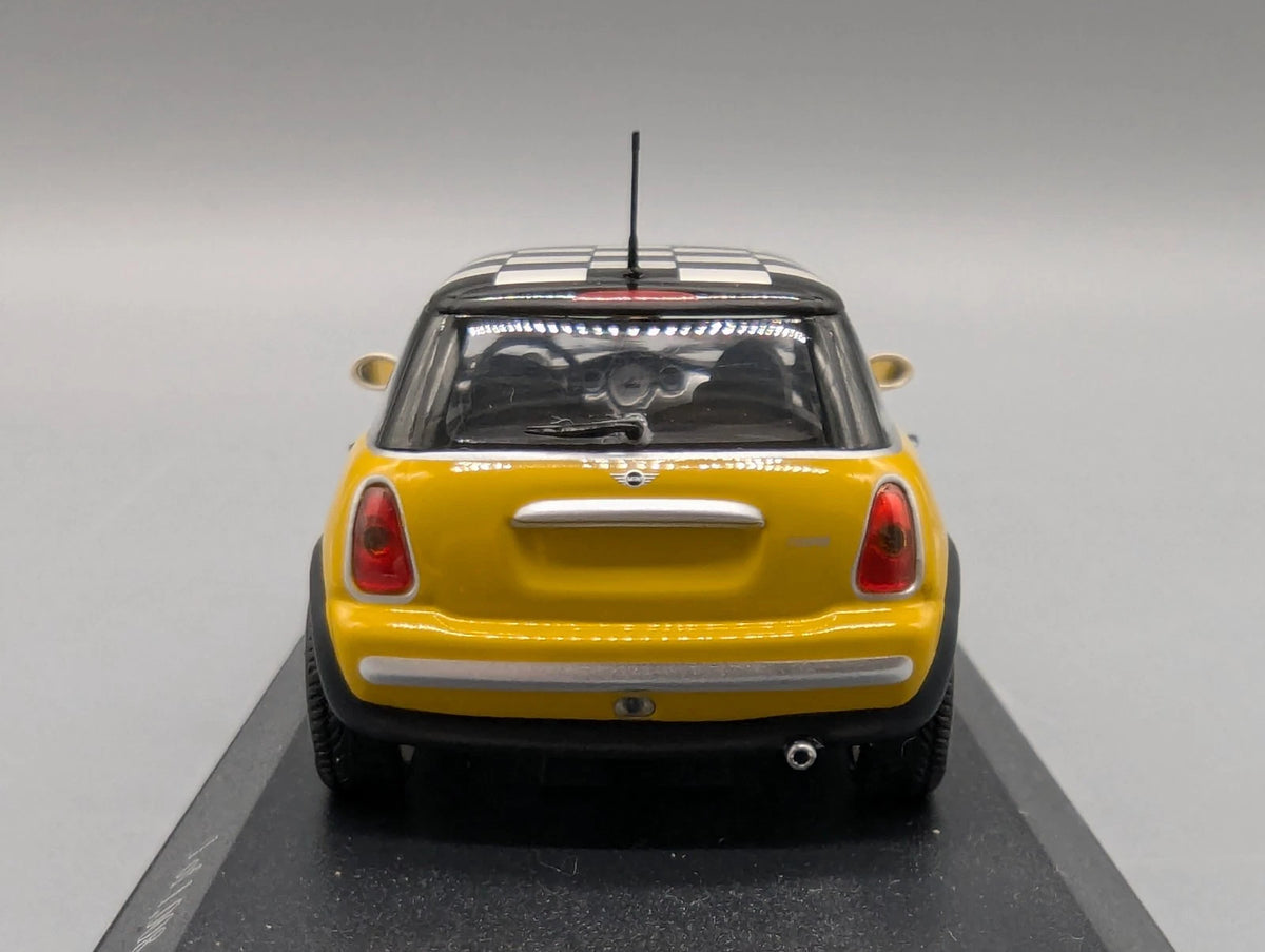 Modellautos 1:43 Minichamps Mini One 2001 Mellow Yellow Haube zum Öffnen mit OVP