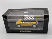 Modellautos 1:43 Minichamps Mini One 2001 Mellow Yellow Haube zum Öffnen mit OVP