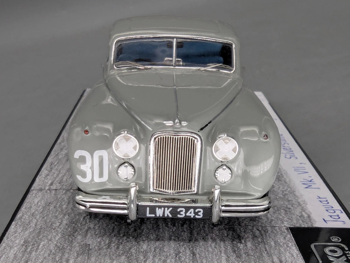 Modellautos 1:43 IXO Jaguar MK VII WINNER Silverstone 1952 #30 St. Moss OVP