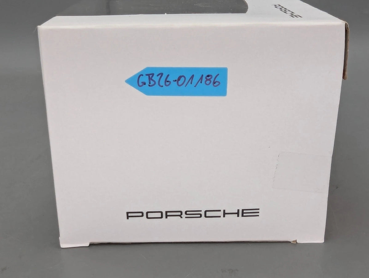 Modellautos 1:24 Bburago Porsche 911 Dakar mit Dealer OVP