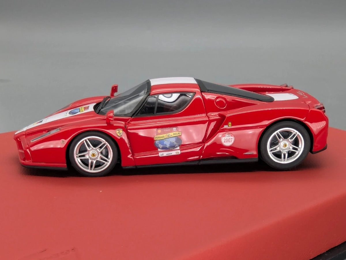 Modellautos 1:43 BBR Ferrari Enzo Paris 2013 Ltd 03/03 mit Vitrine und OVP