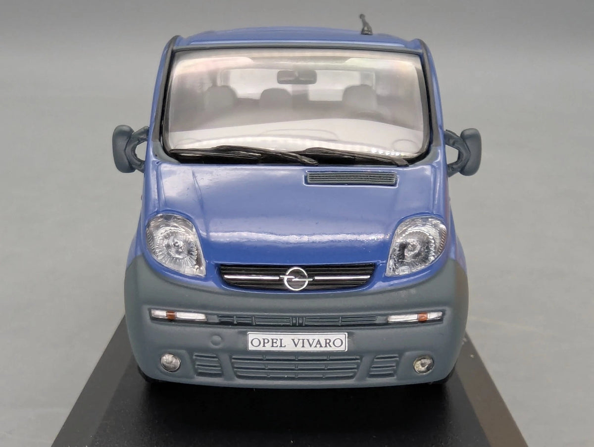 Modellautos 1:43 Minichamps Opel Vivaro Blau mit Dealer OVP