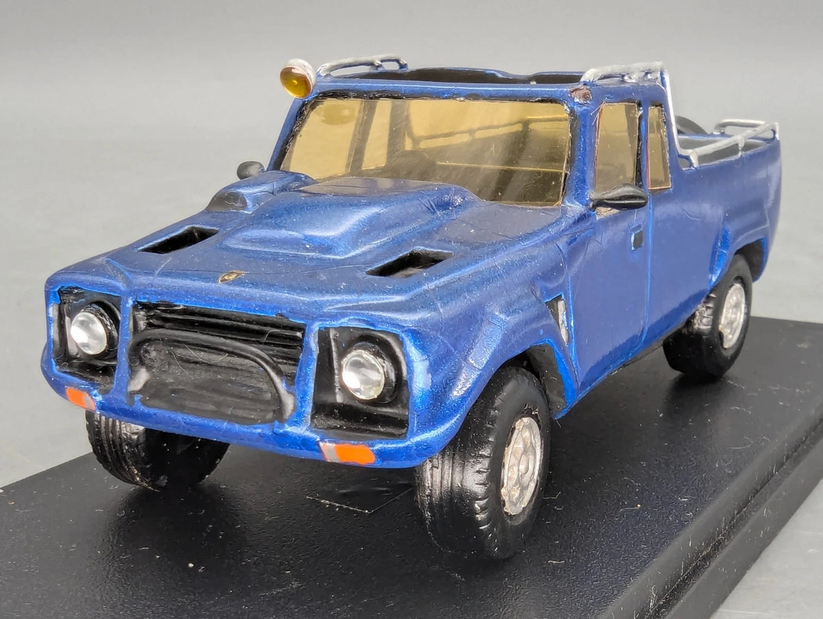 Modellautos 1:43 Umbau Basis Provence Moulage Lamborghini LM 002 Pick-Up Vitrine