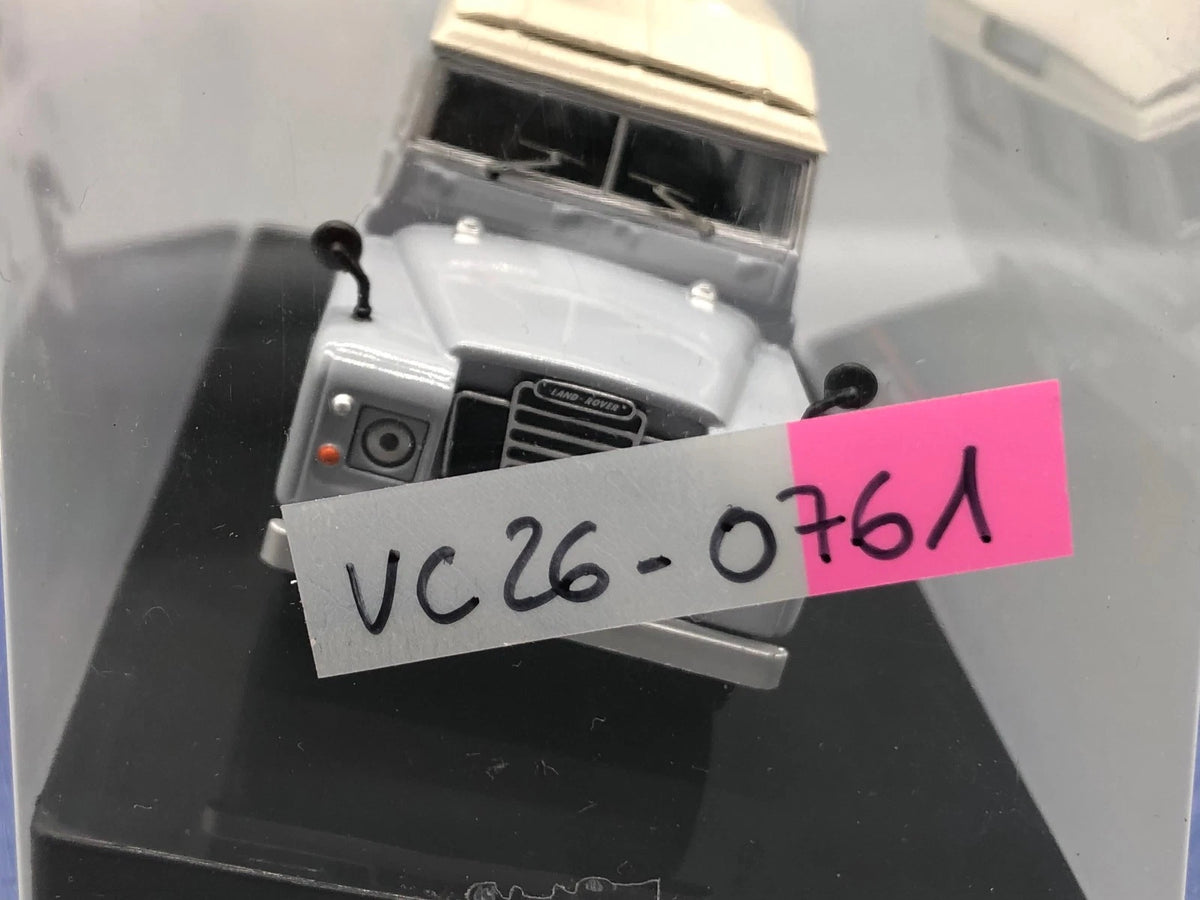 Modellautos 1:43 IXO Land Rover Series III 109 Station Wagon in Vitrine