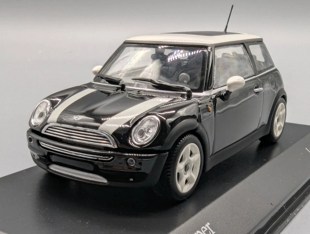 Modellautos 1:43 Minichamps Mini Cooper 2001 Black mit Haube zum Öffnen mit OVP