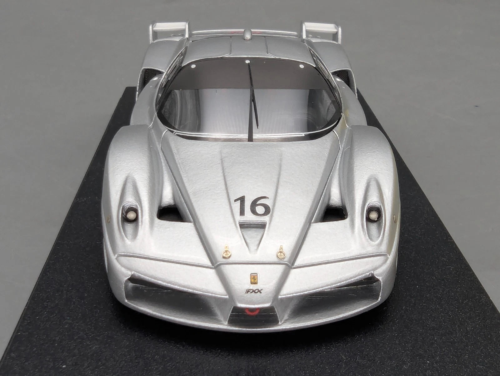 Modellautos 1:43 BBR Ferrari FXX  2006 Silber #16 Ltd 04/10 mit Vitrine und OVP