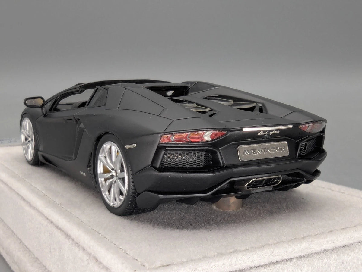 Modellautos 1:43 Looksmart Lamborghini Aventador Roadster LP 700-4  Black OVP