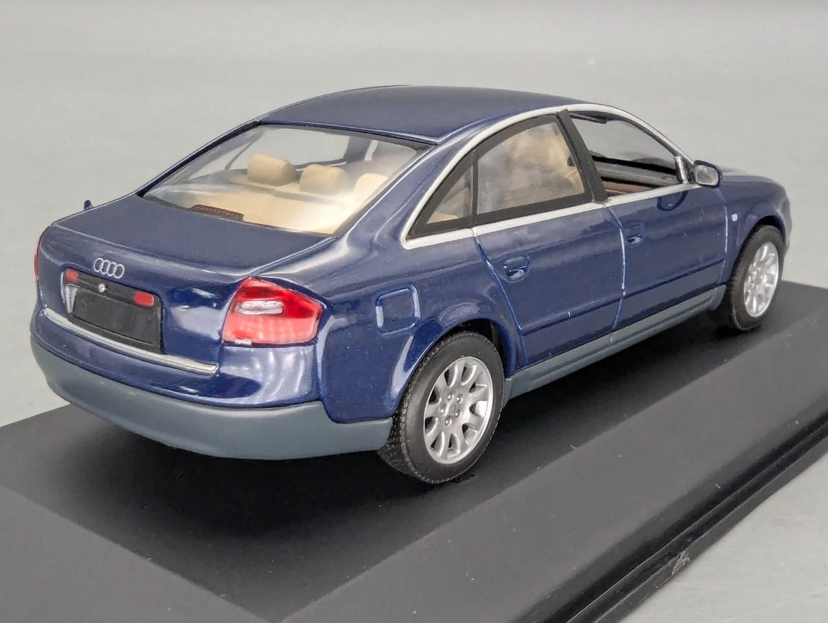 Modellautos 1:43 Minichamps Audi A6 Blau Metallic mit Dealer OVP