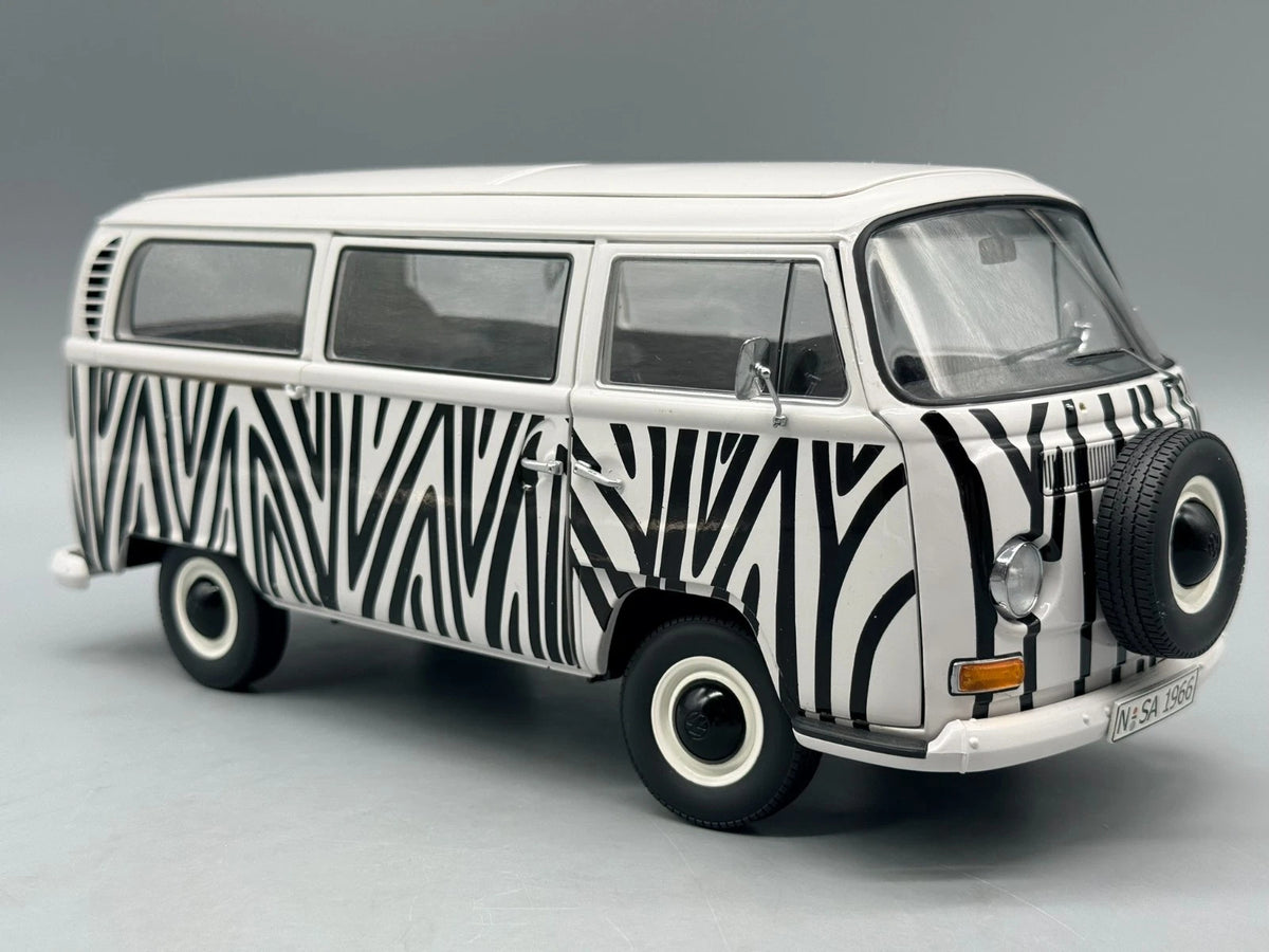 Modellautos 1:18 Schuco Volkswagen T2a Bus Safari mit OVP