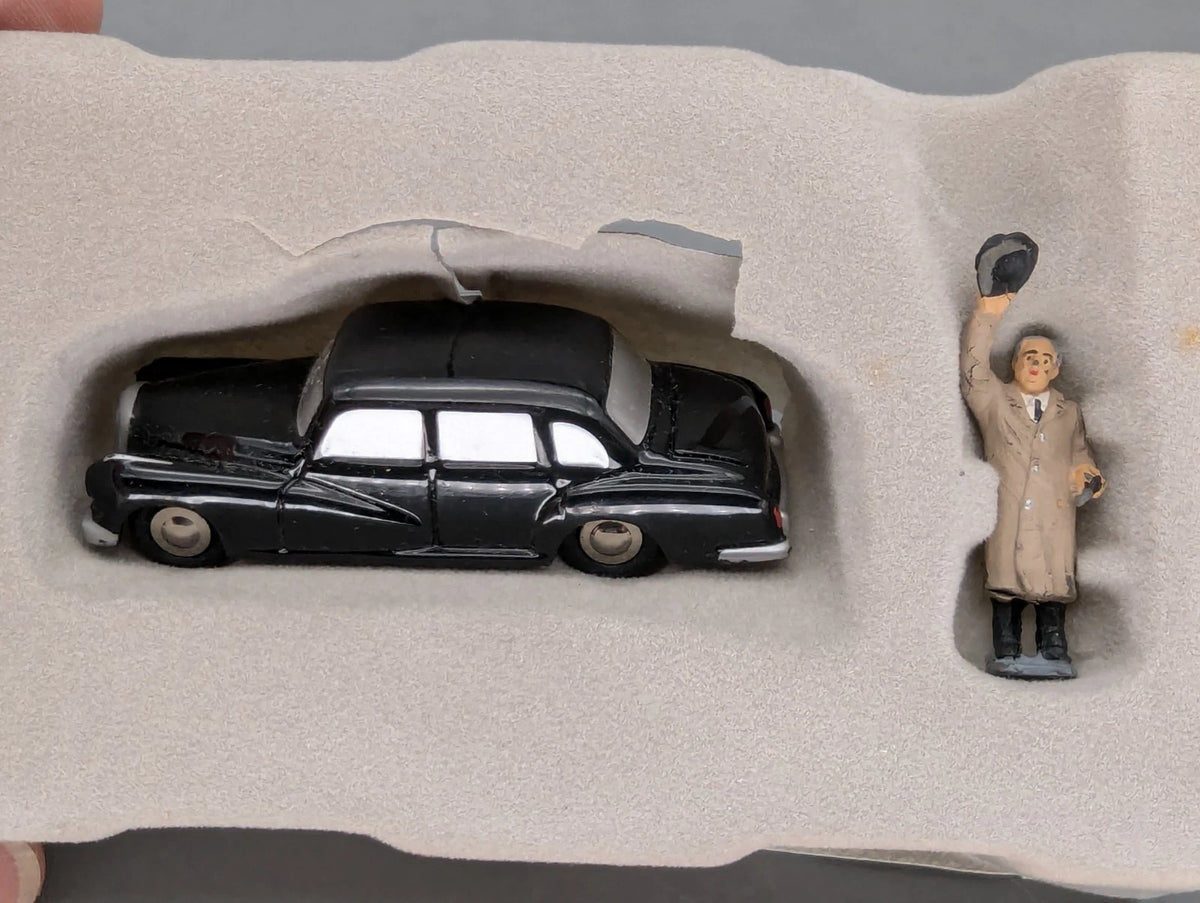 Modellautos 1:90 Schuco Piccolo Mercedes Benz 300D + Figur Ludwig Erhard mit OVP