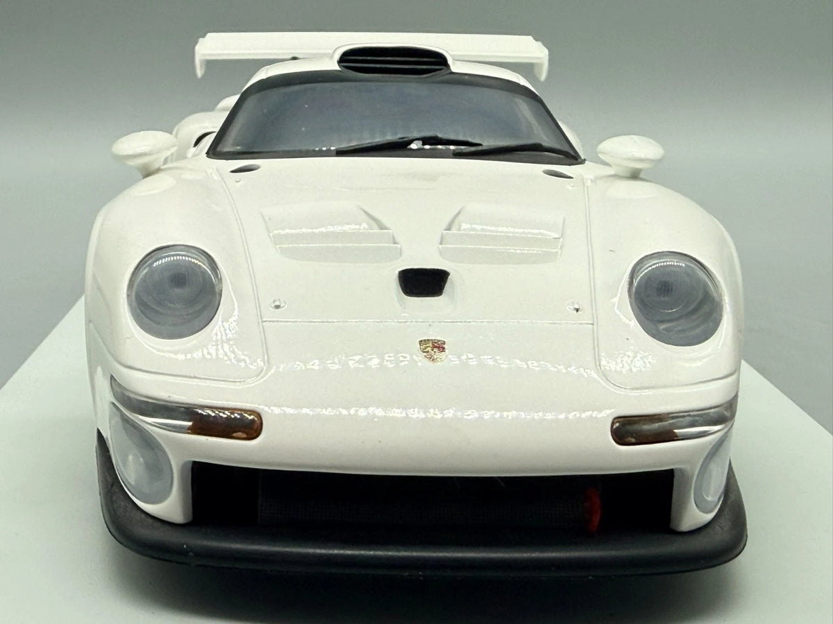 Modellautos 1:18 UT Models Porsche 911 GT1 Weiß mit OVP