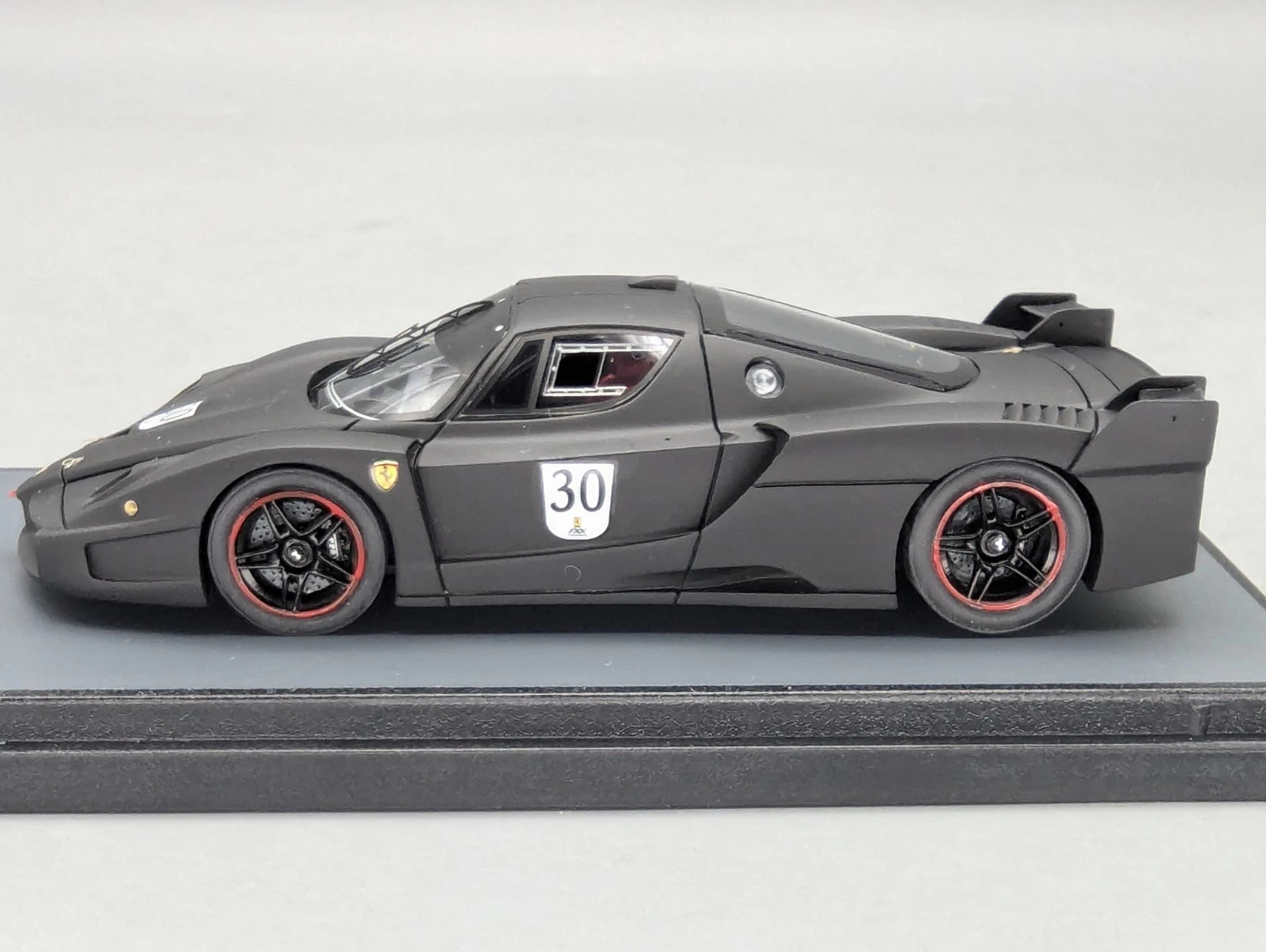 Modellautos 1:43 BBR Ferrari FXX  2006 Black Matt mit Vitrine OVP