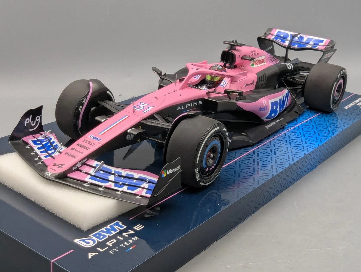 Modellautos 1:18 Minichamps BWT Alpine F1 Bahrain 2023 #31 Esteban Ocon mit OVP