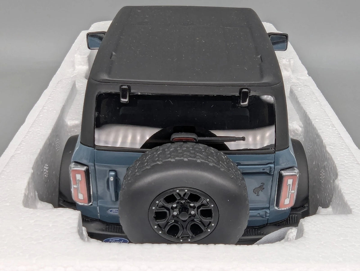 Modellautos 1:18 GT Spirit GT359 Ford Bronco First Edition Area 51 mit OVP