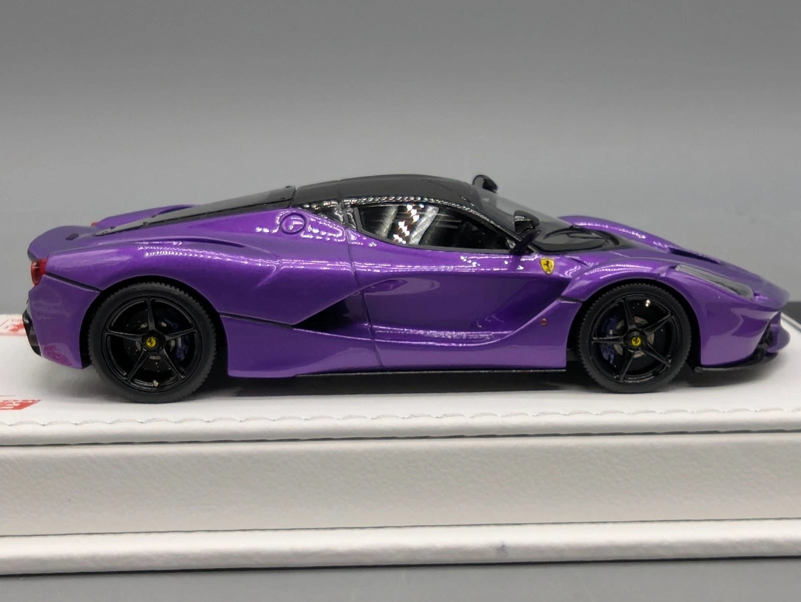 Modellautos 1:43 BBR Executive Ferrari LaFerrari Gloss Mica Violet 22/35 OVP