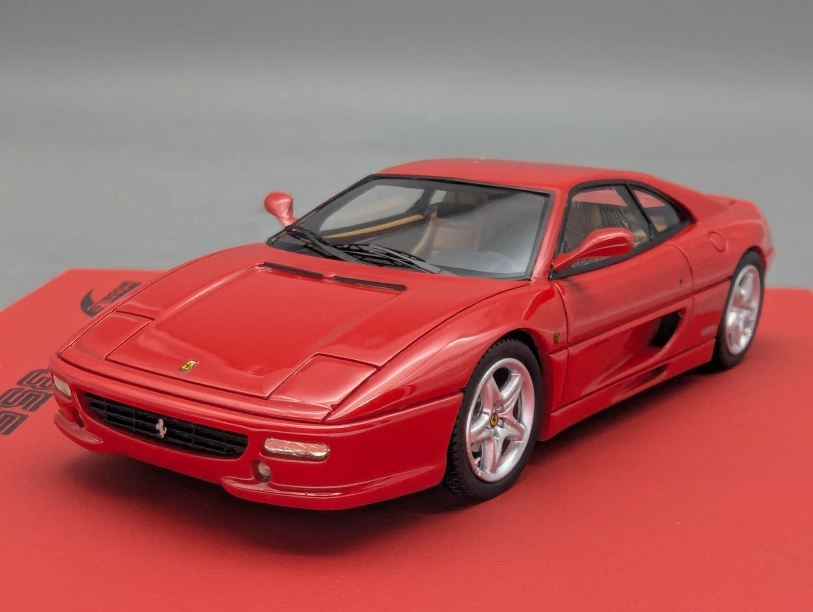 Modellautos 1:43 BBR Ferrari F355 Berlinetta 1994 Rosso Corsa 322 01/05 mit OVP