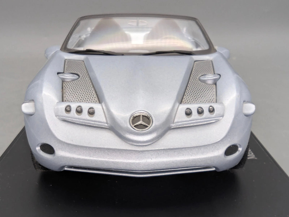 Modellautos 1:18 Gate Mercedes-Benz Vision SLA Hellblau Metallic mit Dealer OVP