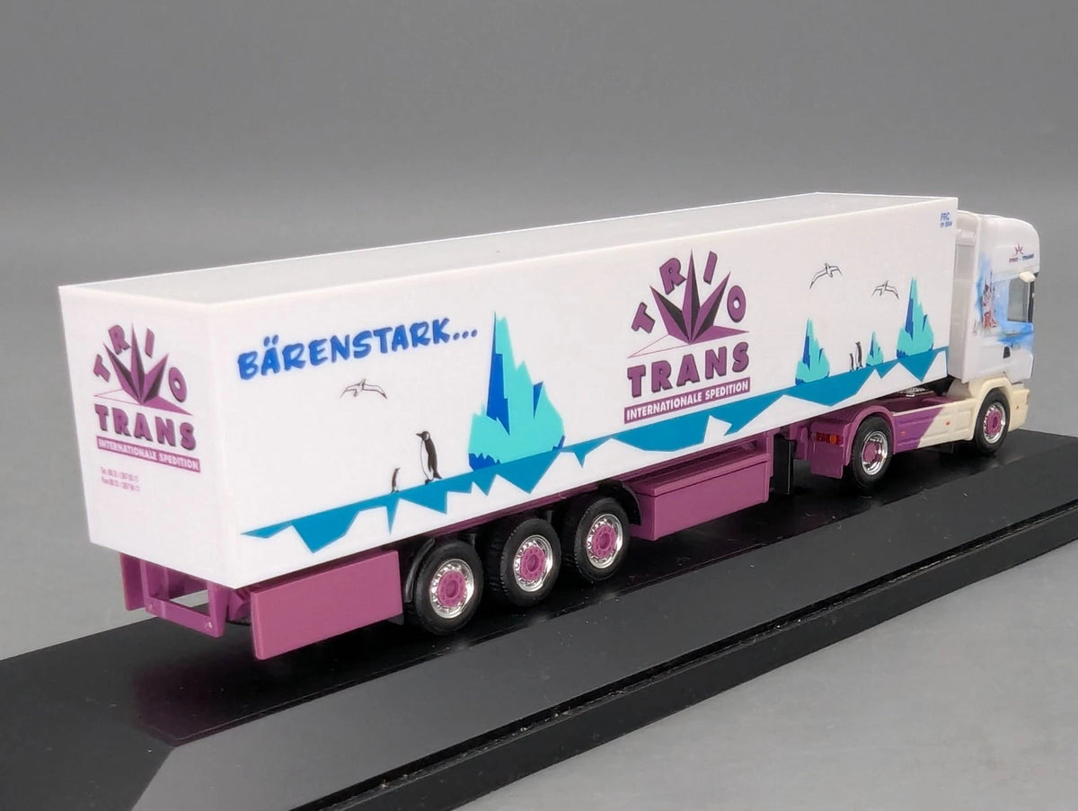 Lkw Modell 1:87 Herpa Scania Kühlkoffersattelzug Trio Trans mit Vitrine