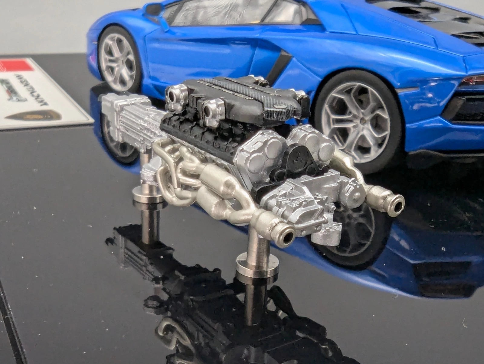 Eidolon Make Up 1:43 Lamborghini Aventador LP700-4 2011 Engine Set Blue Met. OVP