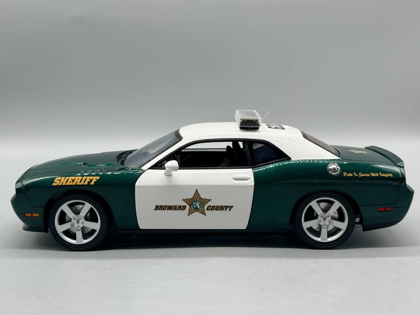 Modellautos 1:18 ACME Dodge Challenger 2009 Broward County limitiert mit OPV