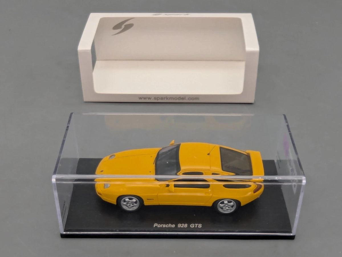 Modellautos 1:43 Spark PD04311015 Porsche 928 GTS Gelb mit OVP