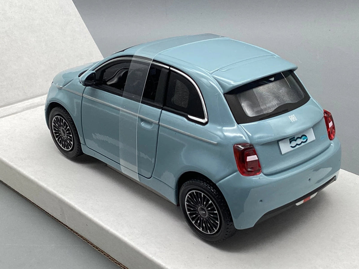 Modellautos 1:24 Bburago Fiat 500e blau 2023 mit OVP