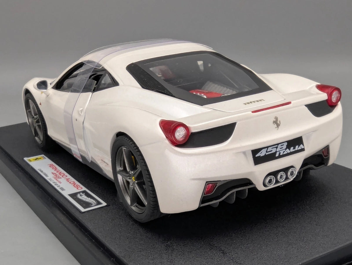 Modellautos 1:18 Hot Wheels Elite Ferrari 458 Italia Fernando Alonso mit OVP