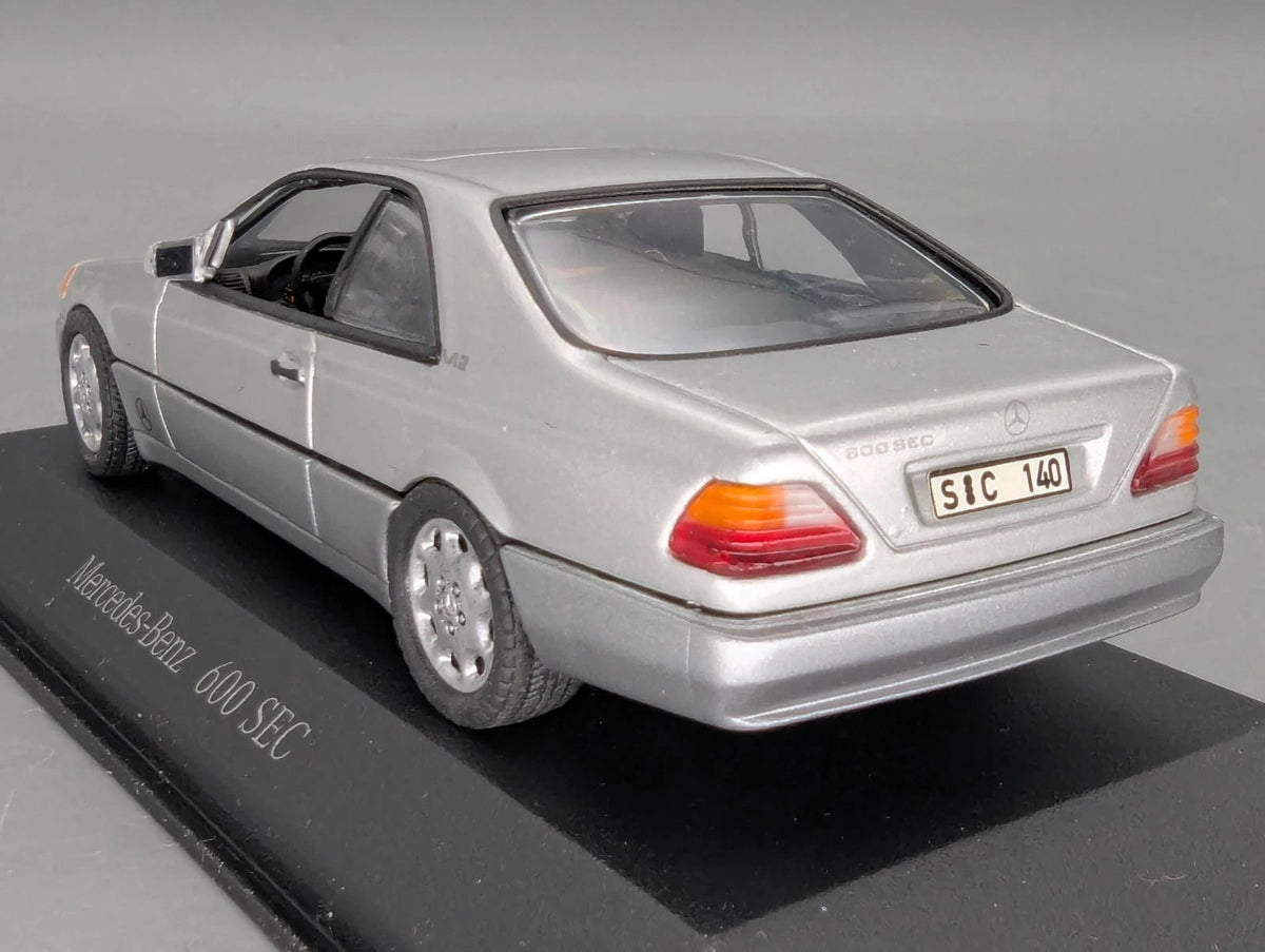 Modellautos 1:43 Minichamps Mercedes Benz 600 SEC mit  Dealer OVP