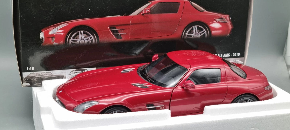 Modellautos 1:18 Minichamps 100 039020 Mercedes-Benz SLS AMG 2010 OVP