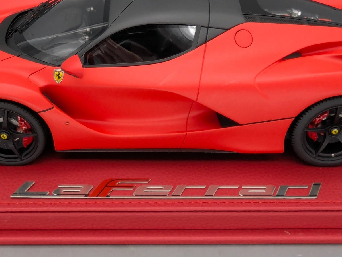 Modellautos 1:18 BBR Ferrari LaFerrari Red SF90 Matt Ltd 14/18 mit Vitrine OVP