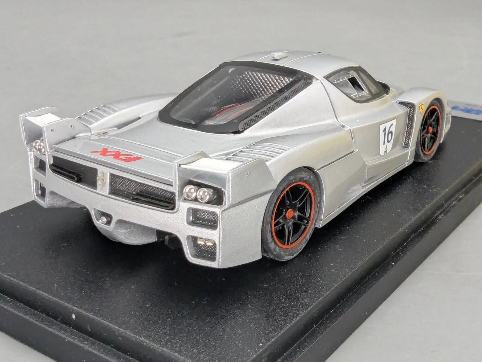 Modellautos 1:43 BBR Ferrari FXX  2006 Silber #16 Ltd 04/10 mit Vitrine und OVP