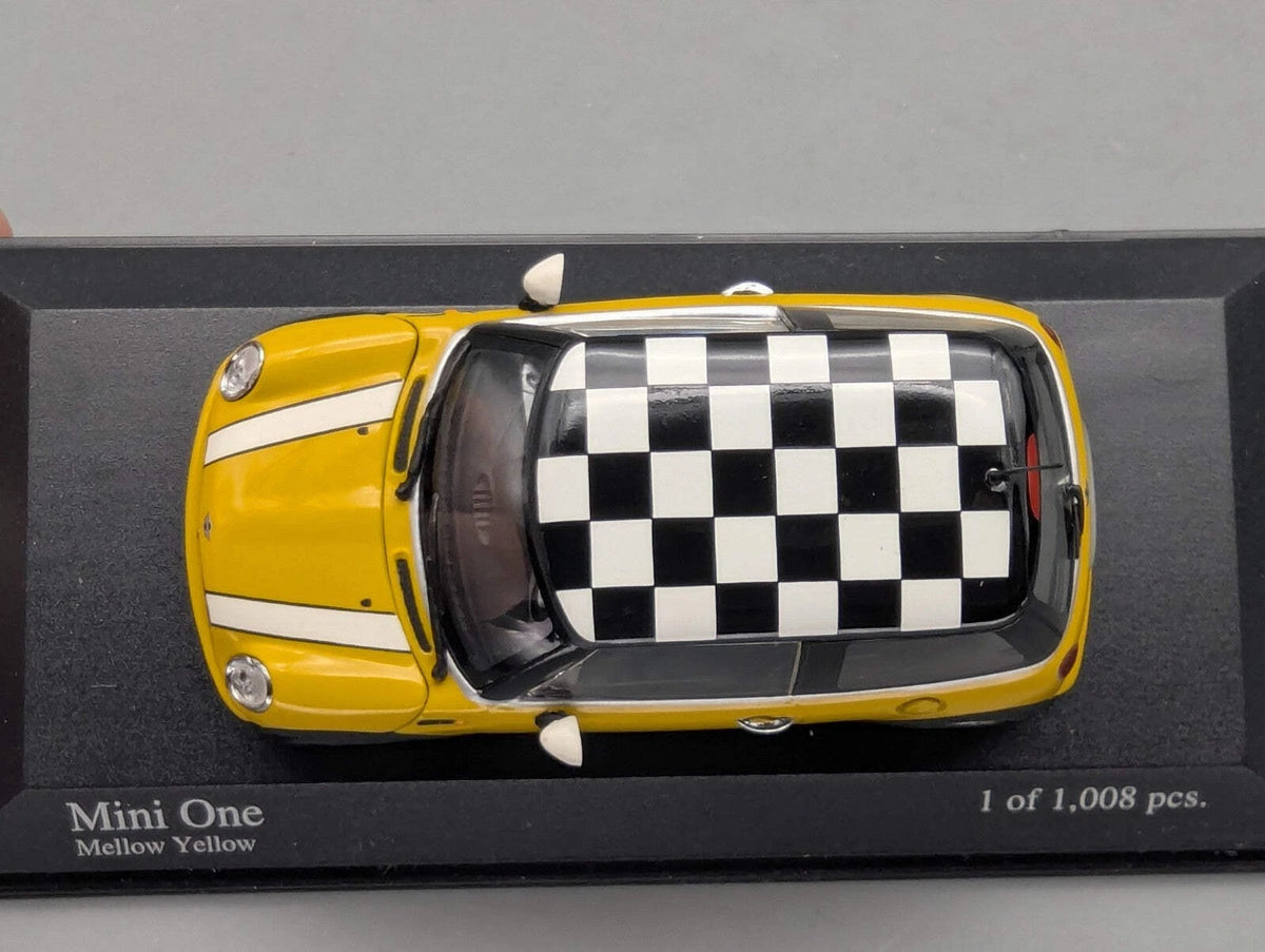 Modellautos 1:43 Minichamps Mini One 2001 Mellow Yellow mit OVP