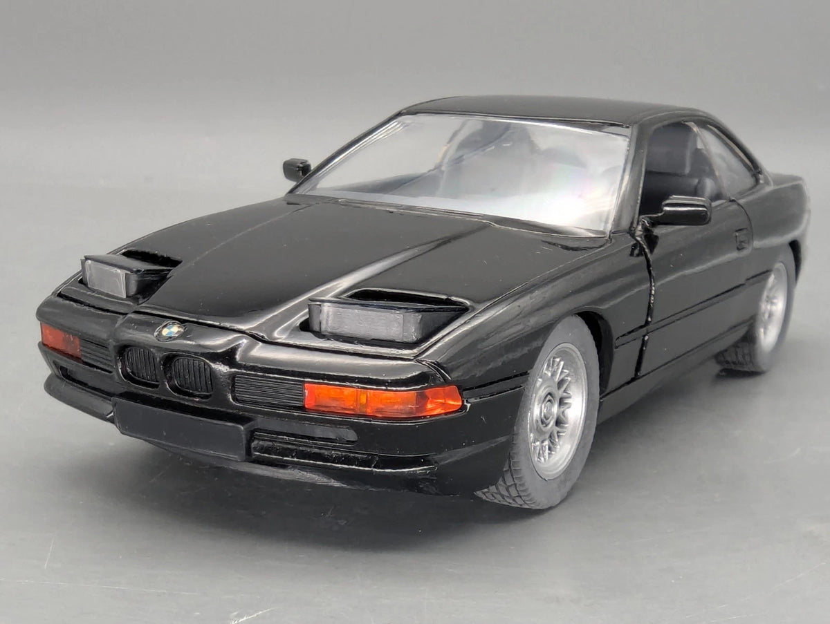 Modellautos 1:24 Schabak BMW 850i Schwarz mit OVP