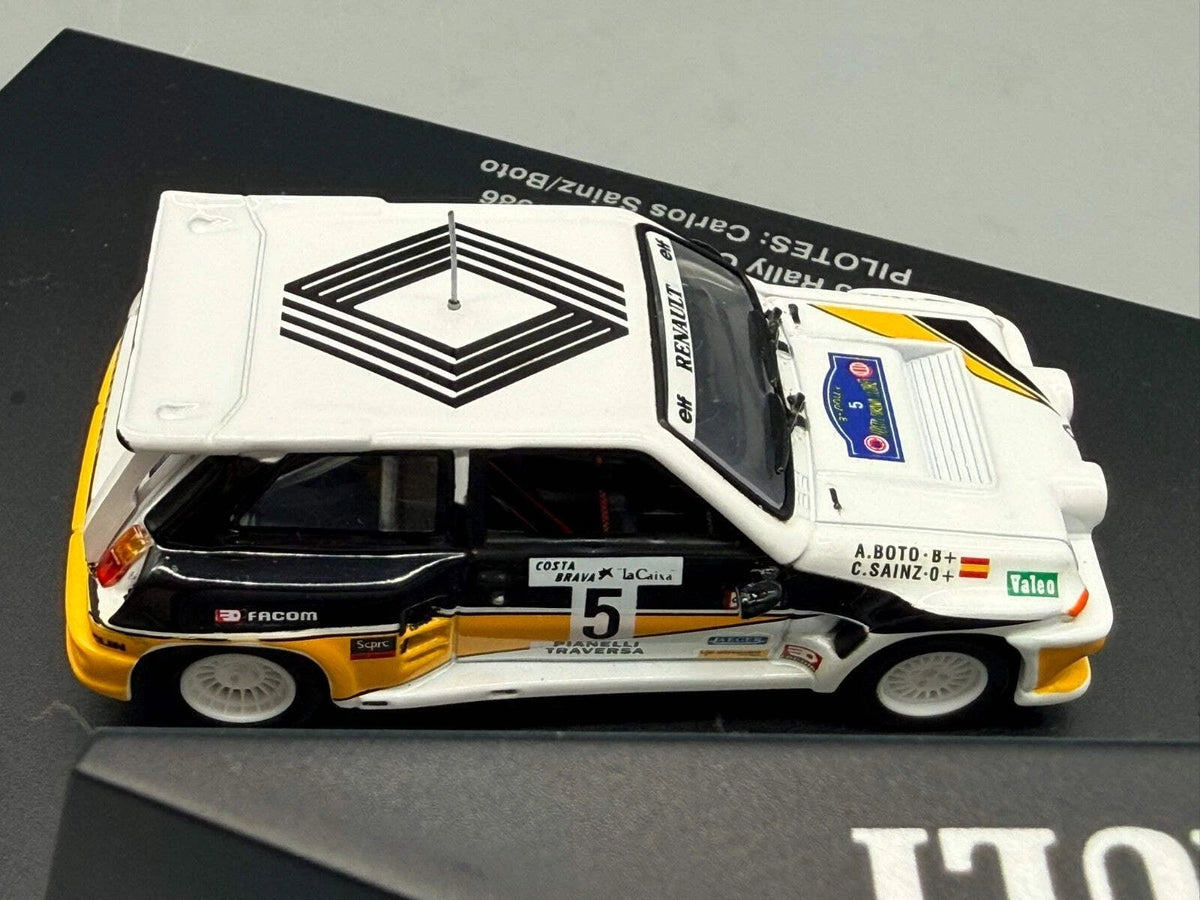 Modellautos 1:43 Universal Hobbies Renault 5 Maxi Turbo 1986 #5 Sainz Boto OVP