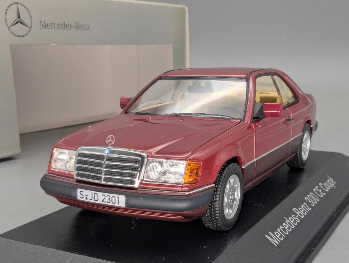 Modellautos 1:43 Minichamps Mercedes Benz 300 CE Coupe Almandin-Rot Dealer OVP
