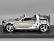 Modellautos 1:18 Kyosho Smart Roadster Coupe Glance Grey mit Dealer OVP