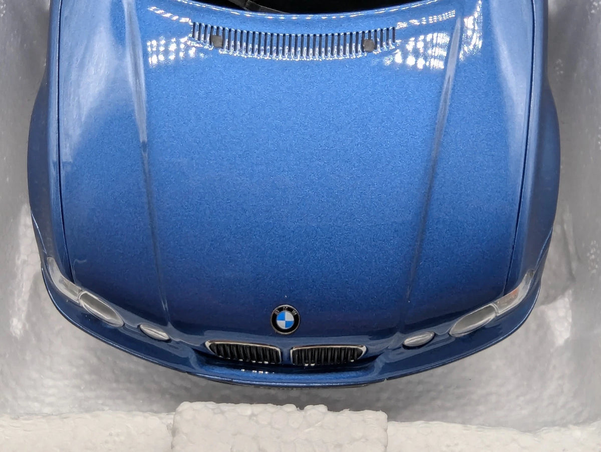 Modellautos 1:18 Otto Mobile OT462 BMW Compact E46 318 ti Blau mit OVP