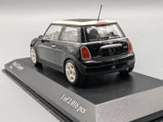 Modellautos 1:43 Minichamps Mini Cooper 2001 Black mit Haube zum Öffnen mit OVP