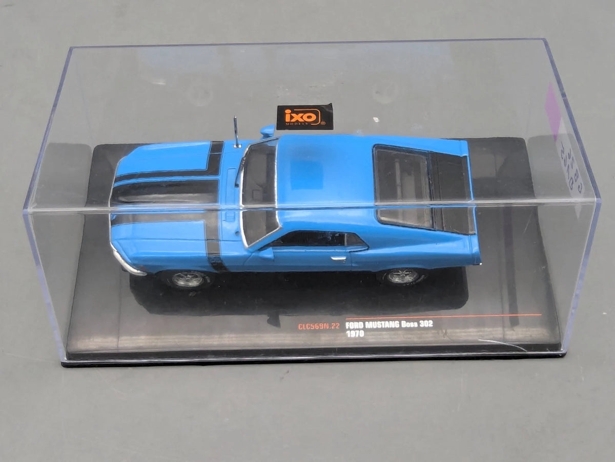 Modellautos 1:43 Ixo Ford Mustang Boss 302 1970 mit Vitrine
