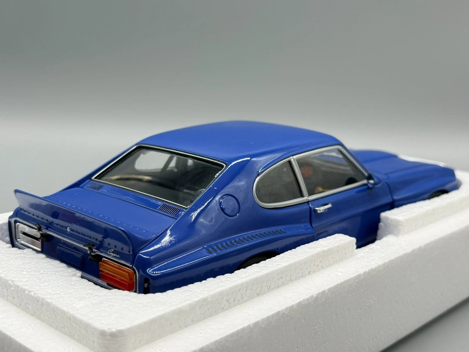Modellautos 1:18 Minichamps Ford Capri RS 3100 1974 Blau mit OVP